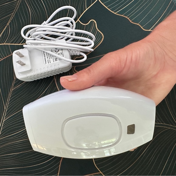 HeySilkySkin DIY At-Home Hair Removal Handset - Picture 3 of 8